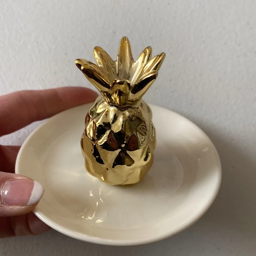Jewelry Holder - Gold Pineapple on Cream Colored Dish - Picture 4 of 5
